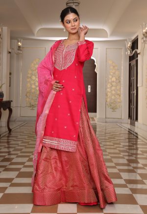 Wonderful Pink Cotton Silk Kurti with Elegant Embroidery & Floral Work - Image 3