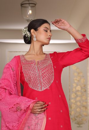 Wonderful Pink Cotton Silk Kurti with Elegant Embroidery & Floral Work - Image 5