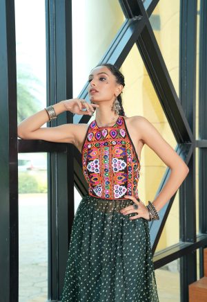 Traditional Gujarati Dandiya Night Wear with Modern Twist - Image 3